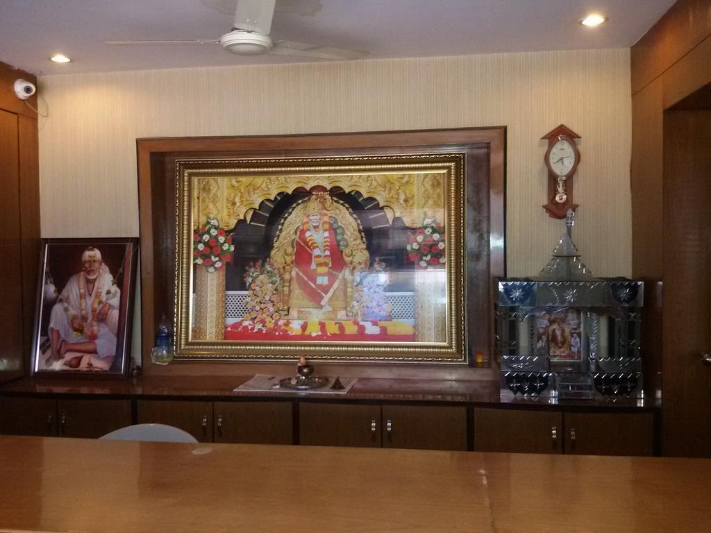 Hotel Sai Kamal Shirdi Extérieur photo