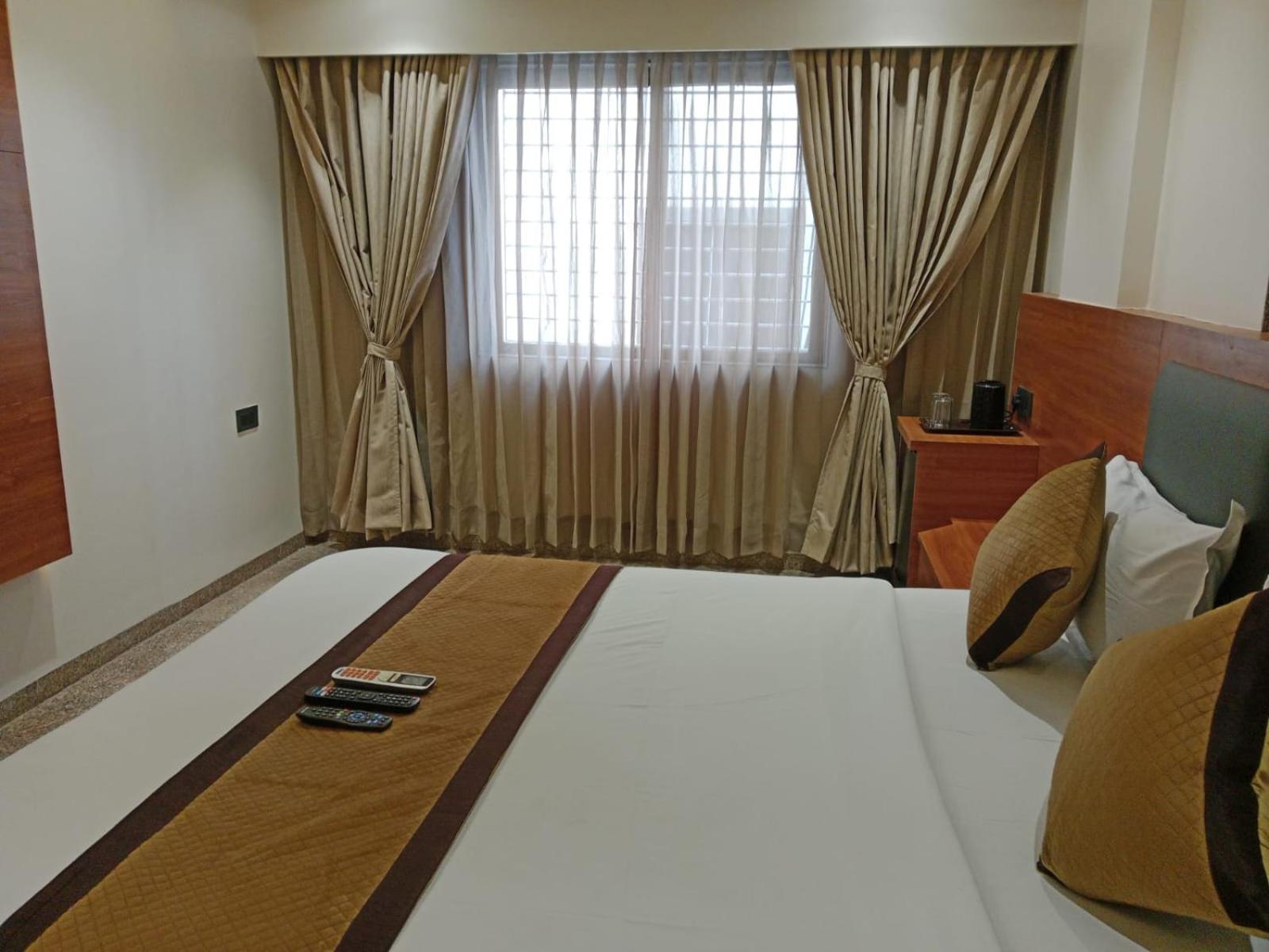 Hotel Sai Kamal Shirdi Extérieur photo